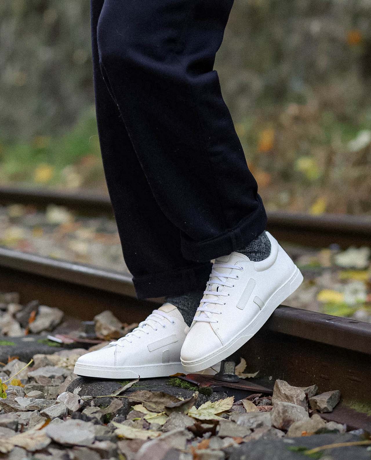 Baskets blanches en cuir et pneu recycl